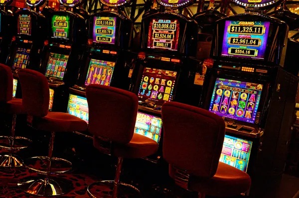 77rajabet Golden Garuda Slots